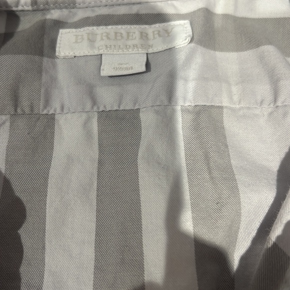 Burberry shirt sleeve button up - Picture 2 of 3
